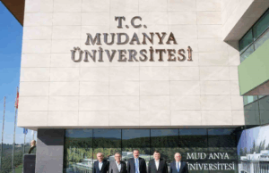 Faruk Çelik Mudanya Üniversitesi’nde gençlerle buluştu