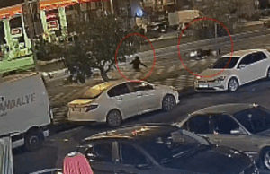 Metrelerce sürüklendi, kazayı yara almadan atlattı: O anlar kamerada