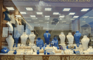 Başakşehir’de kuyumcu soygunu güvenlik personelinin dikkati sayesinde 63 saniyede önlendi