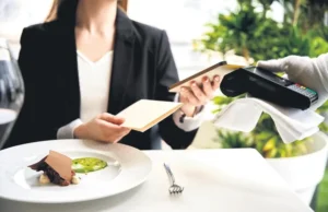 Restoranlarda yeni dönem: Kuver gitti bu kez de POS’tan tercihli bahşiş geldi!