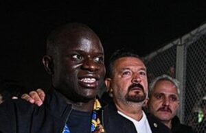 N’Golo Kante Fenerbahçe için İstanbul’a geldi! Taraftar havalimanına akın etti