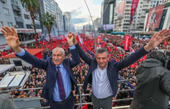 Özgür Özel ve Zeydan Karalar Adanalılarla buluştu