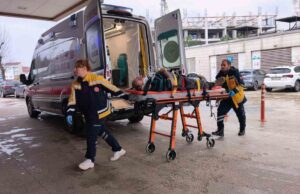 İnegöl Girişinde Minibüs Çarpması: Sürücü Ağır Yaralı