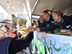 Bursa’da ramazan pideleri Büyükşehir’den ikram!