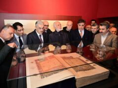 700 yıllık Kur’an-ı Kerim Bursa’da ziyarete açıldı