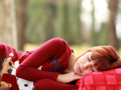 Sağ yan mı sol yan mı? Uyku pozisyonu fark yaratıyor!