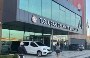 Uşak Belediyesi’ne yönelik rüşvet soruşturmasında gözaltına alınan 28 şüpheli İstanbul’a getirildi