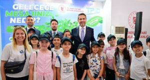 Bakan Bayraktar: Dünyanın ilk YEK-G sertifikalı festivali olacağız