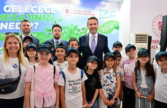 Bakan Bayraktar: Dünyanın ilk YEK-G sertifikalı festivali olacağız