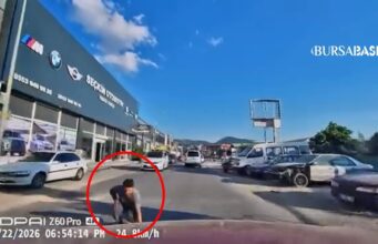 Bursa’da Yola Atlayan Vatandaş Ölümden Döndü