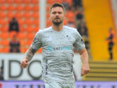Kocaelispor’da orta saha oyuncusu Linetty’nin sözleşmesi uzatıldı