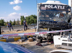 Ankara’da otobüs ile kamyon çarpıştı. 2 ölü, 25 yaralı