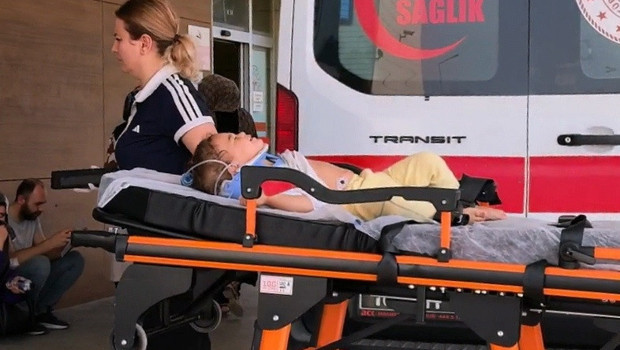 Balkondan düşen 1,5 yaşındaki bebek ağır yaralandı
