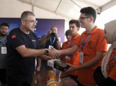Haluk Bayraktar, TEKNOFEST Mavi Vatan’da yarışan takımlara T3 Gemstone O1 hediye etti