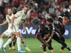 Fenerbahçe zirveden uzaklaştı, Galatasaray lider kapattı