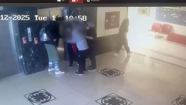 Teneffüste dehşet: Kapı kolu atardamarlarını kesen öğrenci ölümden döndü, aileden suç duyurusu